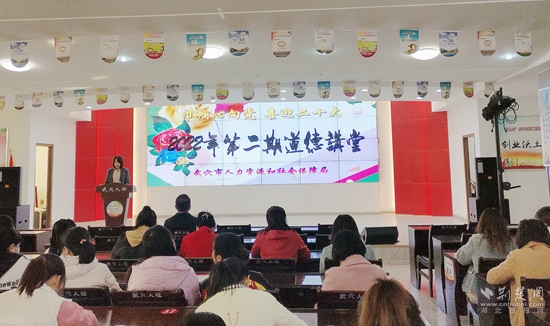 何小華領(lǐng)學省、市相關(guān)文件.jpg