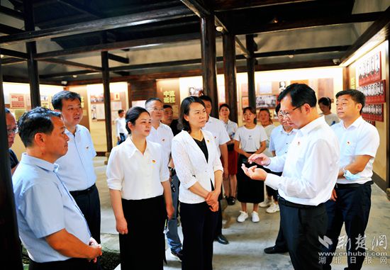 7.紅安縣委副書記、縣長胡廣介紹紅安縣文旅事業(yè)發(fā)展規(guī)劃_副本.jpg