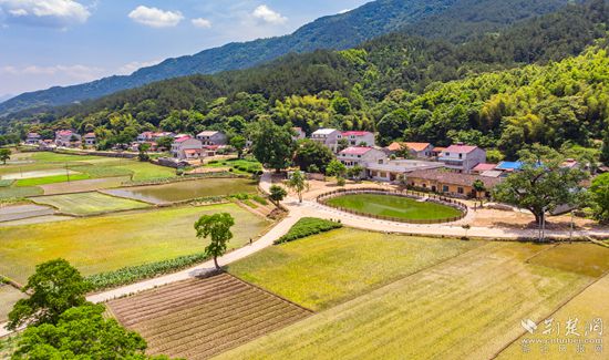 草盤地鎮(zhèn)小河口村白果樹灣美麗鄉(xiāng)村示范灣_副本.jpg